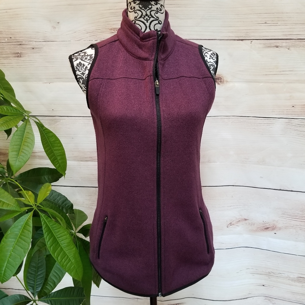 3/$28 Old Navy Active Women's Vest Sz XS